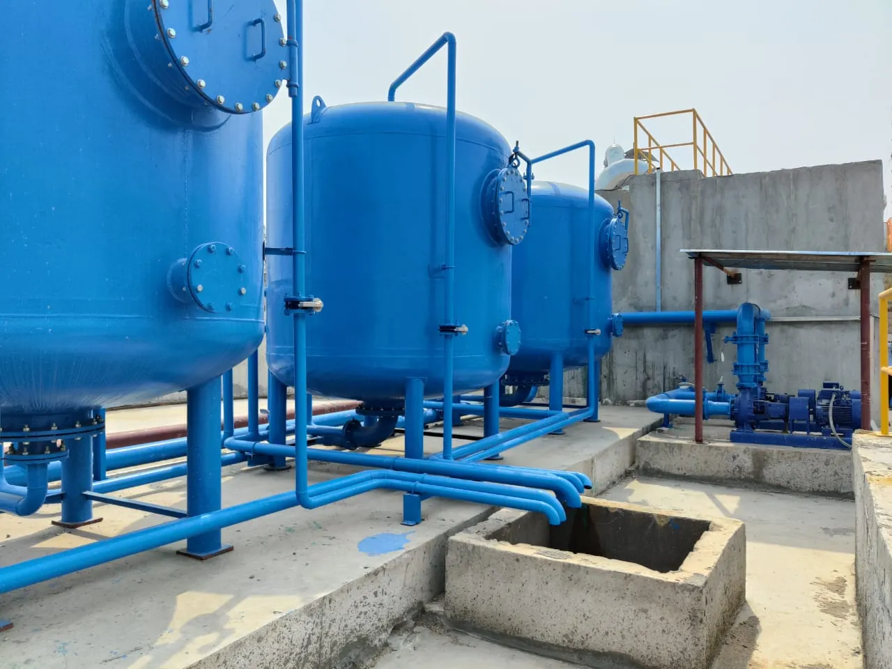 Pressure filters and interconnecting pipework